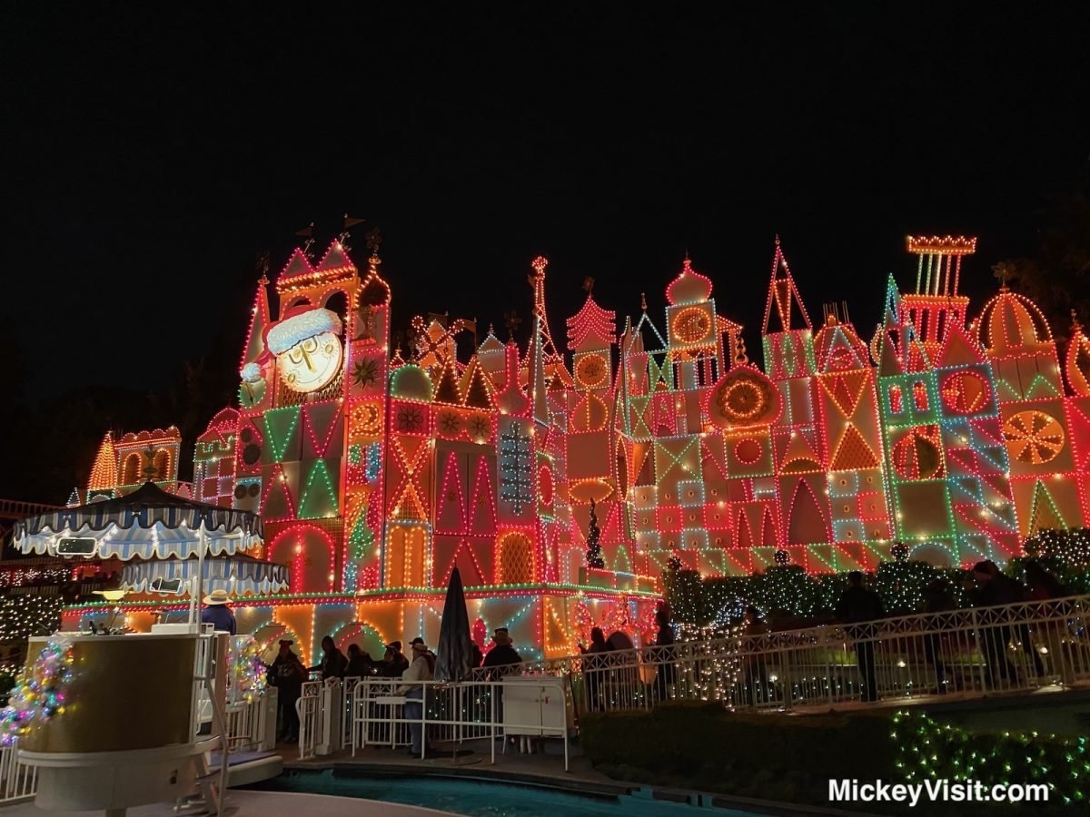 Disneyland In November 2025 Holiday Magic Crowd Levels And What To Expect